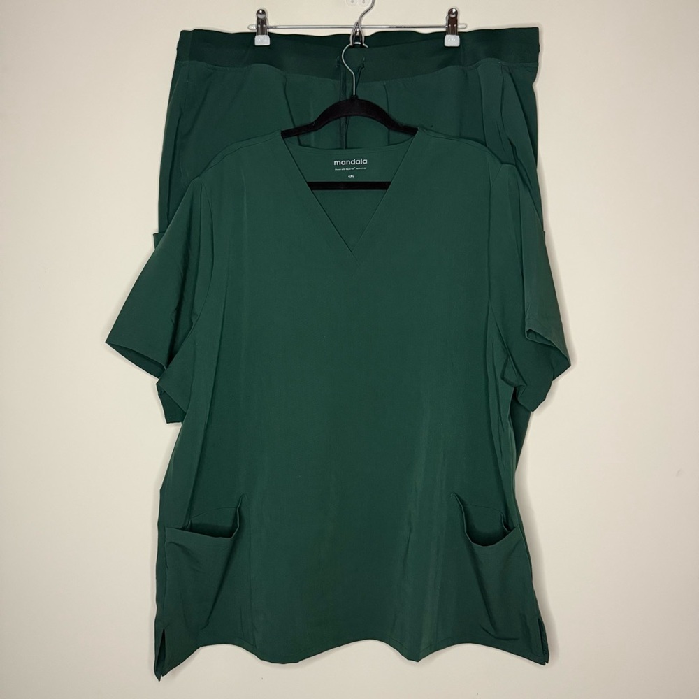 MANDALA Green Top and Jogger Bottom Nursing Scrubs Set